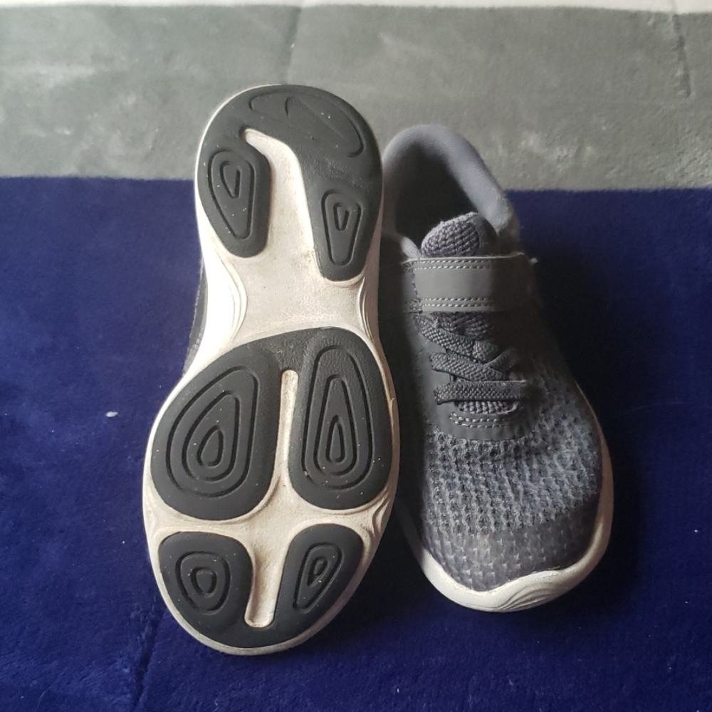 Shoes - Picture 3 of 3